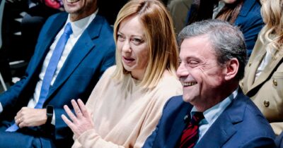 Copertina di Calenda&Renzi: i due egocentrini fanno da ruote di scorta  alla destra