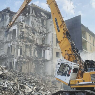 Copertina di Marche: soldi per i tifosi, 10mila famiglie senza casa