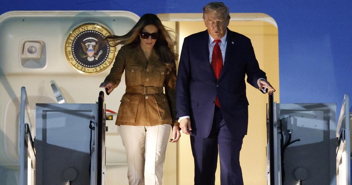 Atterraggio di emergenza per Trump nel Regno Unito: trasferito su un altro elicottero Atterraggio di emergenza per Trump nel Regno Unito: trasferito su un altro elicottero