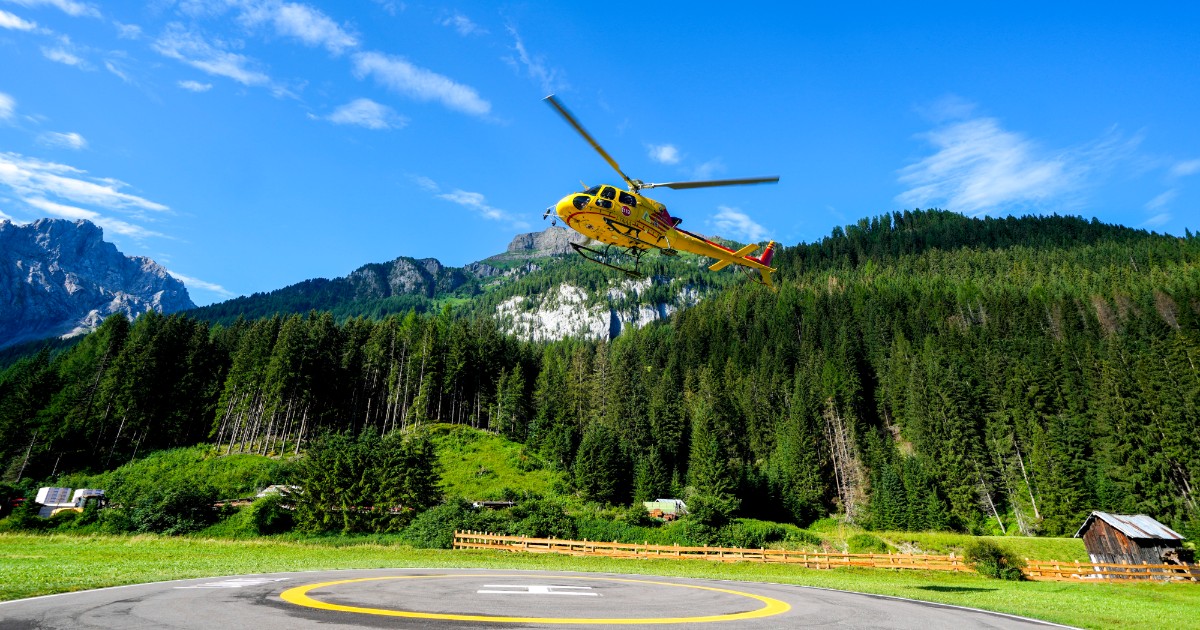 Alto Adige, alpinista sviene lungo un sentiero: quando arrivano i soccorsi lo trovano morto