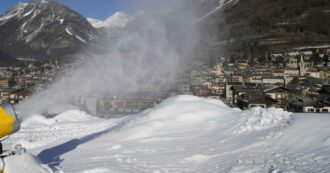 Copertina di A Bormio le Olimpiadi hanno causato “la peggiore stagione sciistica di sempre”: ora la società rilancia il mega-progetto di collegamento con Livigno