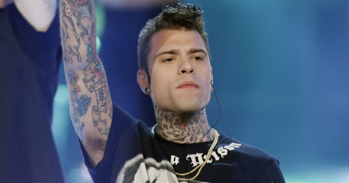 Fedez live al Forum: “Non rinnego il legame con Chiara, ha dato vita ai nostri figli. Certi nodi non si sciolgono. Scusa a Sinner, paradosso riuscito malissimo”
