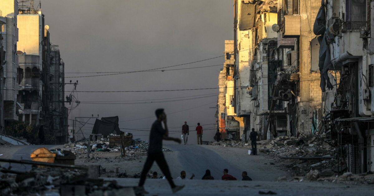 pesanti bombardamenti dell8217esercito israeliano un anello di fuoco intorno a gaza city