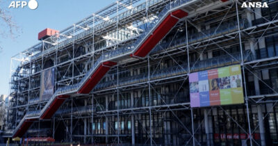 Copertina di Il Centre Pompidou di Parigi chiude per cinque anni: 460 milioni di euro per rimettere a nuovo la struttura di Renzo Piano e Richard Rogers