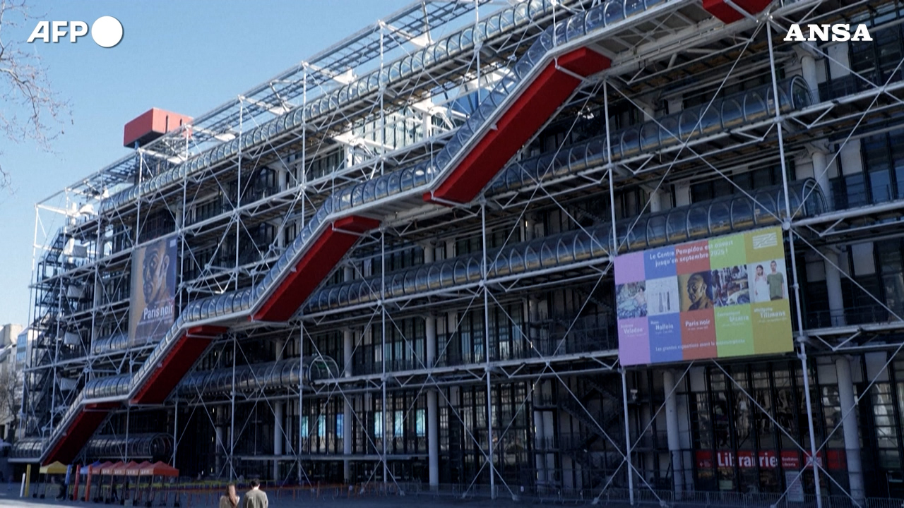 Il Centre Pompidou di Parigi chiude per cinque anni: 460 milioni di euro per rimettere a nuovo la struttura di Renzo Piano e Richard Rogers