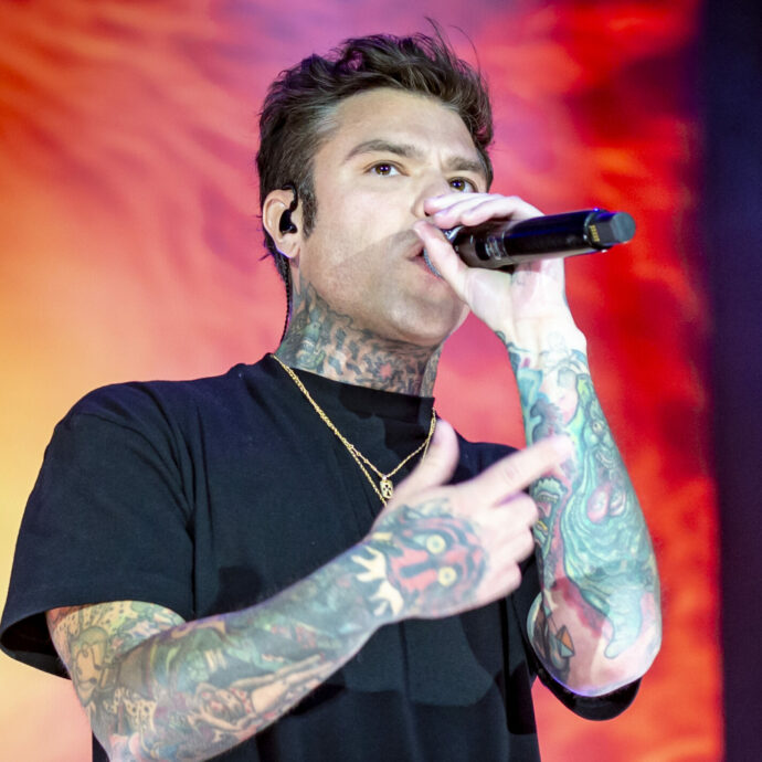 “Ho deciso di parlare solo tramite la musica e le mie produzioni creative (podcast). Sarà il mio unico modo di comunicare”: Fedez cambia idea