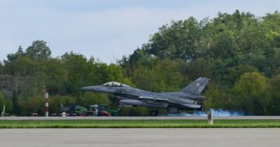 Copertina di Mosca smentisce che i jet russi abbiano violato lo spazio aereo dell’Estonia. Tallinn: “Hanno ignorato i segnali degli F-35 italiani”