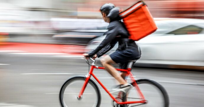 Muore un rider, aveva solo 18 anni e andava  a scuola