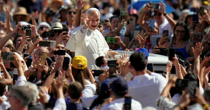 Il cardinale Angelo Bagnasco: “La pace, per Leone, non può avere come solo criterio la forza”