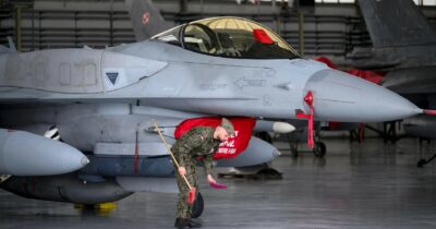 Copertina di Jet russi, altri voli fuori rotta. Gli esperti della Difesa: “Sono provocazioni, ma nessun allarme”