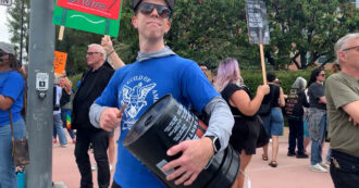 Copertina di Show di Jimmy Kimmel cancellato, l’ira dei lavoratori dello spettacolo davanti alla Disney: “I vostri diritti sono i prossimi”