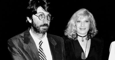 Copertina di È morto Roberto Russo, regista e fotografo marito di Monica Vitti: aveva 77 anni, era ricoverato da tempo in una Rsa