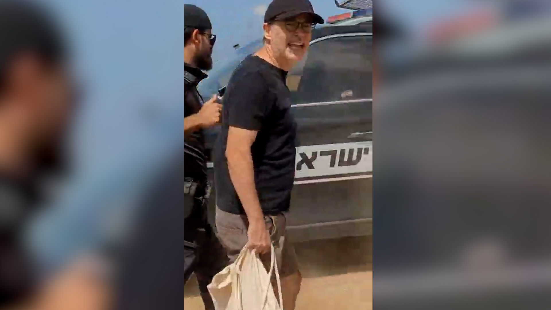 basta genocidio a gaza sta distruggendo la vita di tutti il video dell8217arresto del direttore d8217orchestra israeliano ilan volkov