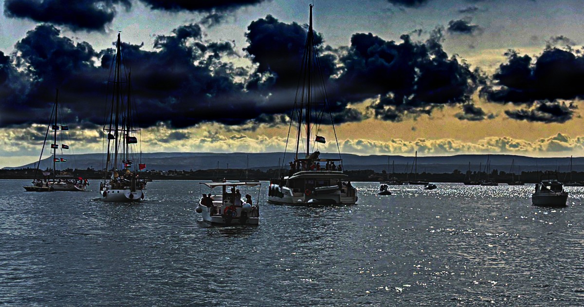 Flotilla, l’allarme via radio alle barche: “Avvistati diversi droni sopra di noi” Flotilla, l’allarme via radio alle barche: “Avvistati diversi droni sopra di noi”
