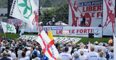 Copertina di Il martire Salvini si traveste da oppositore: “No riarmo”