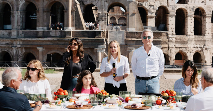 Polemica per il collegamento di Meloni con Domenica In. Pd e M5s: “Parla di pasticcini ma non di Gaza”