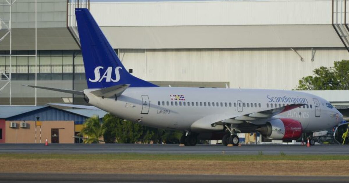 “Droni sorvolano l’aeroporto di Copenaghen”: voli sospesi e aerei dirottati “Droni sorvolano l’aeroporto di Copenaghen”: voli sospesi e aerei dirottati