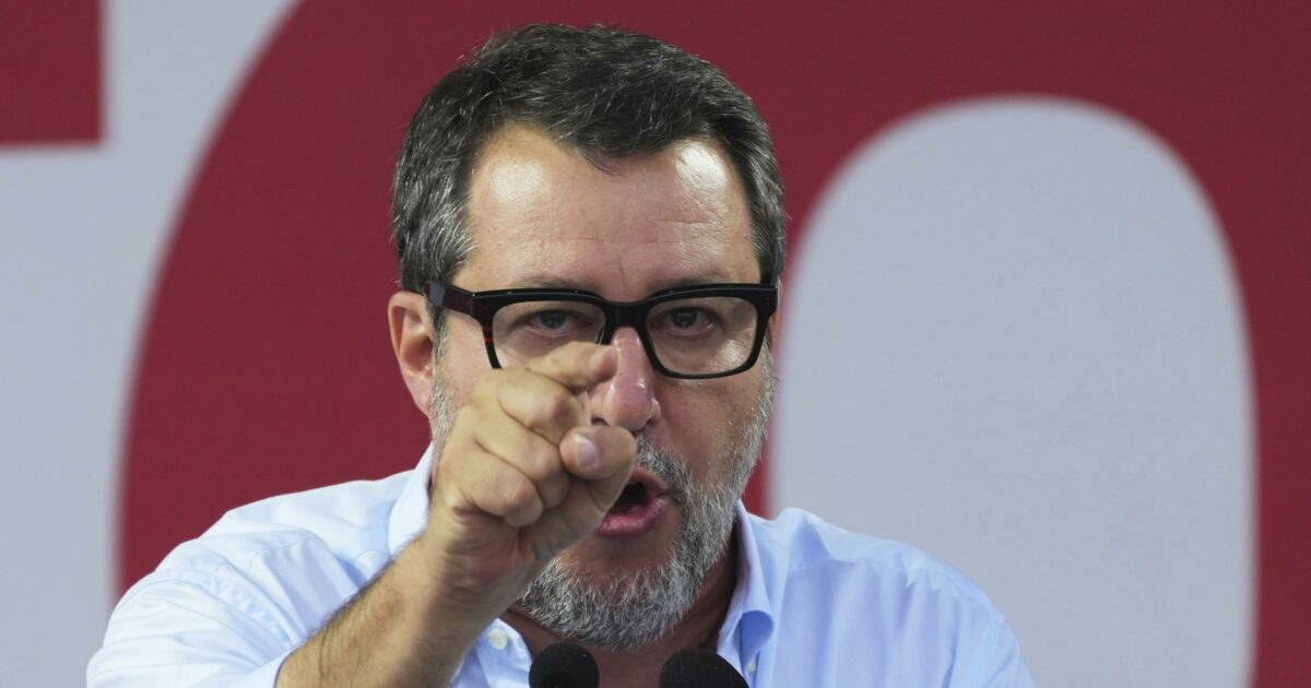 Salvini approfitta dei violenti di Milano per l’ultima trovata sugli scioperi: “Chi organizza cortei paghi una cauzione” Salvini approfitta dei violenti di Milano per l’ultima trovata sugli scioperi: “Chi organizza cortei paghi una cauzione”