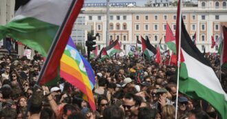 Sciopero per Gaza, ventimila a Venezia verso il porto: a Milano e Genova la pioggia non ferma i cortei di studenti e lavoratori