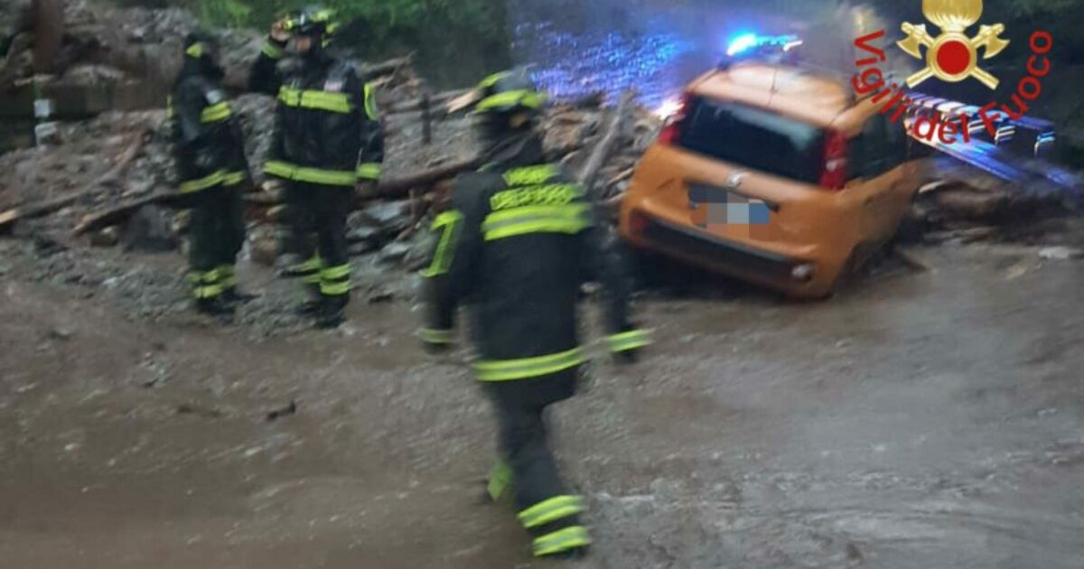 Temporali su Milano e Lombardia, allagamenti e disagi. Como sott’acqua. In Liguria esonda il Bormida Temporali su Milano e Lombardia, allagamenti e disagi. Como sott’acqua. In Liguria esonda il Bormida