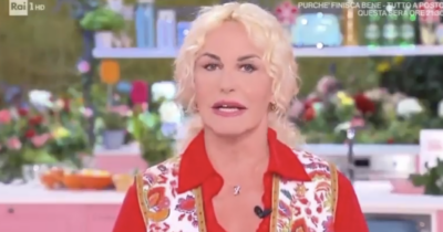 Copertina di “È impossibile restare indifferenti di fronte a ciò che sta accadendo a Gaza. Rimanere inerti vuol dire perdere umanità”: così Antonella Clerici inizia È sempre mezzogiorno