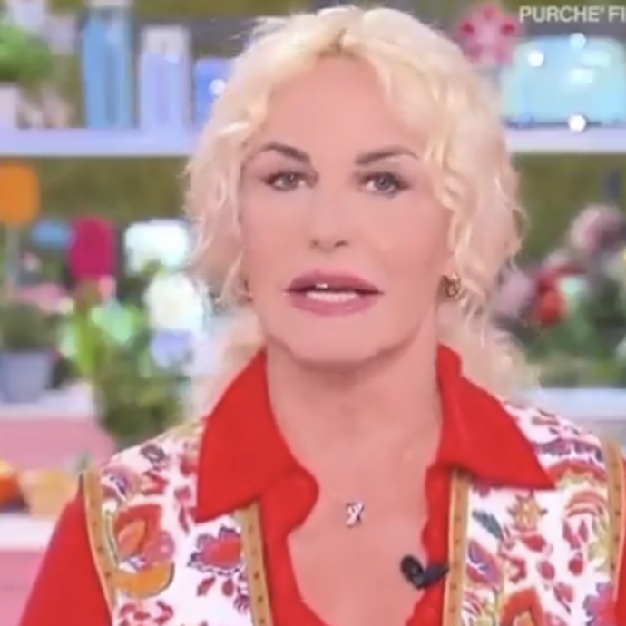 “È impossibile restare indifferenti di fronte a ciò che sta accadendo a Gaza. Rimanere inerti vuol dire perdere umanità”: così Antonella Clerici inizia È sempre mezzogiorno
