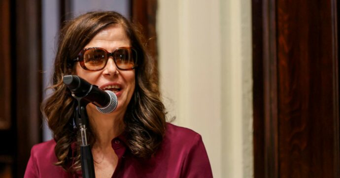 Todde nelle scuole: “Vengo, ma ditemi prima le domande”