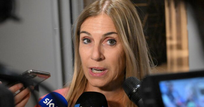 De Luca perde i pezzi: un consigliere va a FI un altro è indagato