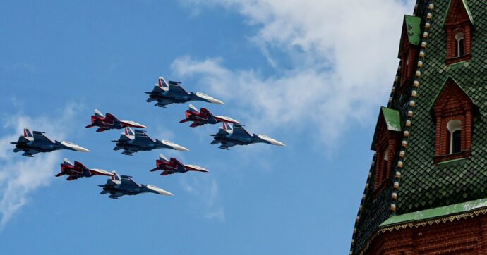 La Nato pronta ad abbattere aerei russi. Putin: “Reagiamo”