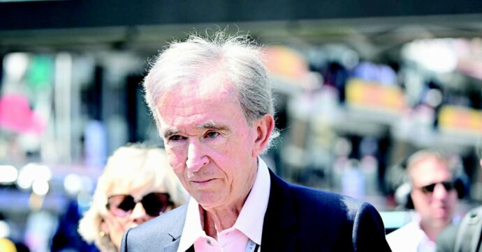 Tassa minima del 2% sui grandi patrimoni, in Francia scatta la rivolta degli ultra-ricconi