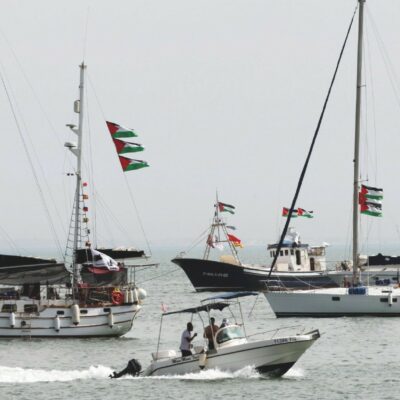 Copertina di Israele provoca: “La Flotilla è  Hamas, lasci qui gli aiuti e riparta”