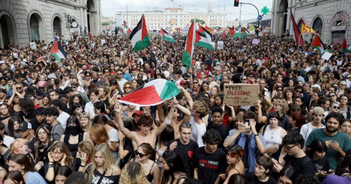 Marea pacifica per i palestinesi. Ma la destra si scatena su Milano