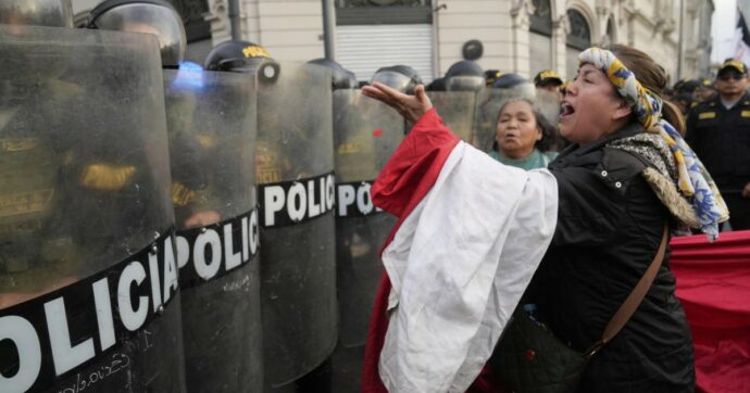 In Perù la “Gen Z” contro la riforma delle pensioni. E l’85% dei cittadini si vergogna della corruzione e dei politici