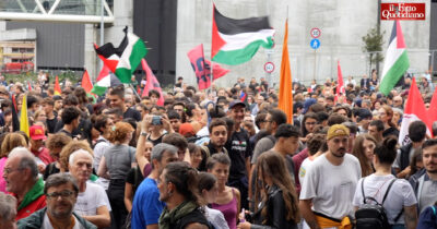 Copertina di “Il governo prenda le distanze”: bloccato il porto a Genova per Gaza. E l’Usb propone un embargo sulle merci da e per Israele