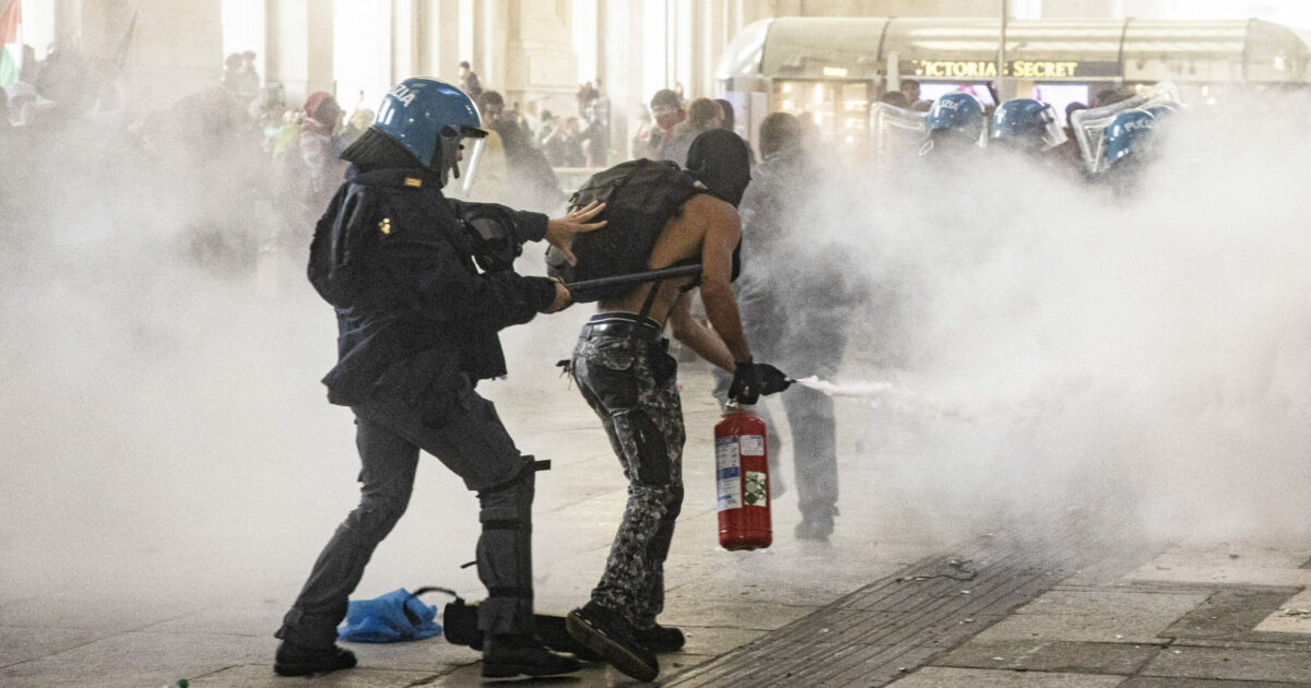 Milano, cinque arrestati per gli scontri alla stazione Centrale: due sono minori. I “maranza” a guidare l’assalto