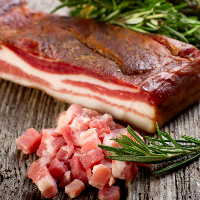 “Da settimane aveva emicranie lancinanti, poi la scoperta choc: il suo cervello era pieno di vermi, tutta colpa della sua passione per la pancetta morbida”: il caso studio