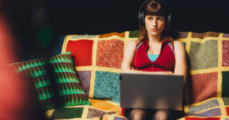 Copertina di “C’è un genocidio in atto, vale la pena di combatterlo. Blanca entrerà in crisi con se stessa, le relazioni sentimentali e il futuro”: così Maria Chiara Giannetta