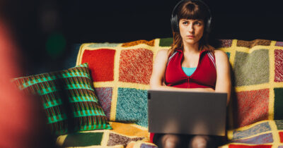 Copertina di “C’è un genocidio in atto, vale la pena di combatterlo. Blanca entrerà in crisi con se stessa, le relazioni sentimentali e il futuro”: così Maria Chiara Giannetta