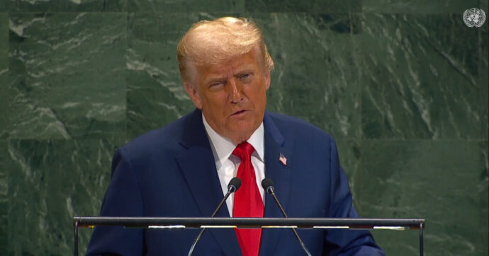 Trump ai Paesi Nato: “Abbattano gli aerei russi nei loro cieli”. L’attacco all’Onu: “Produce parole vuote e incoraggia l’invasione dell’Occidente con i migranti”