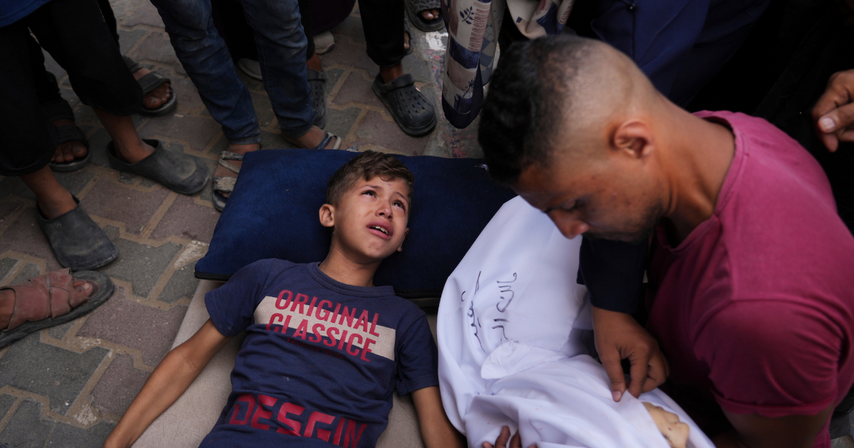 Gaza. Israele chiude il valico di Allenby, tra Giordania e Cisgiordania, dove passano gli aiuti. Media: “26 morti dall’alba”