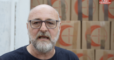 Copertina di Gaza, da Genova 300 tonnellate di aiuti: “Le barche della Flotilla proveranno via mare, noi via terra dalla Giordania”