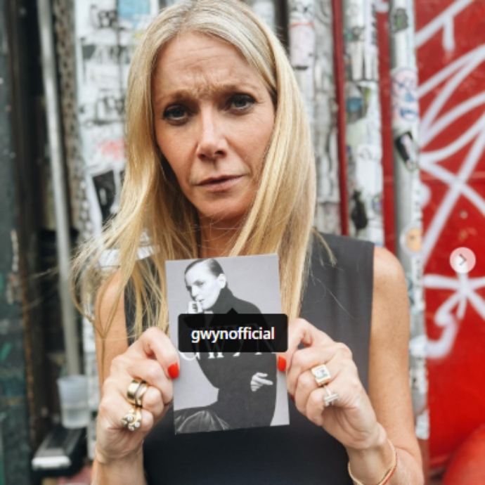 “Questa foto è così fresca e genuina”: Gwyneth Paltrow si mostra su Instagram senza filtri e con le rughe, i fan le fanno i complimenti