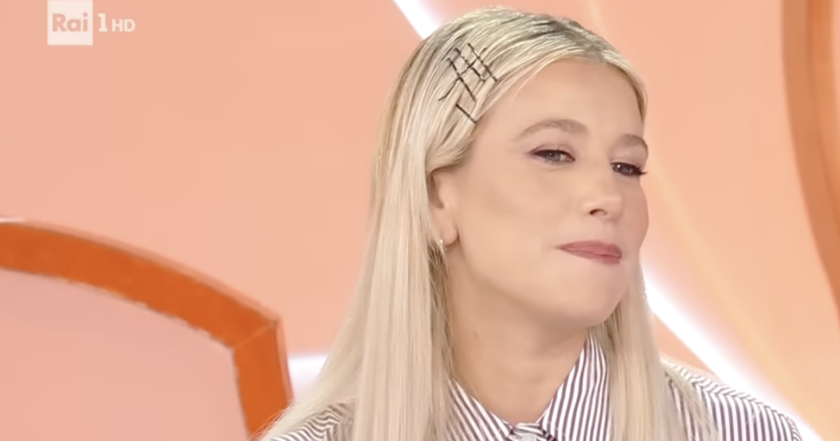 “Io e Paolo Ciavarro festeggiavamo il primo anno insieme, ma ho avuto un aborto. Ho dovuto fingere di essere felice dopo che avevo pianto a dirotto”: lo rivela Clizia Incorvaia