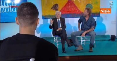 Copertina di Mattarella e Jovanotti all’istituto penale per minori di Nisida: “La scuola è il veicolo per il futuro e riguarda tutti” – Video
