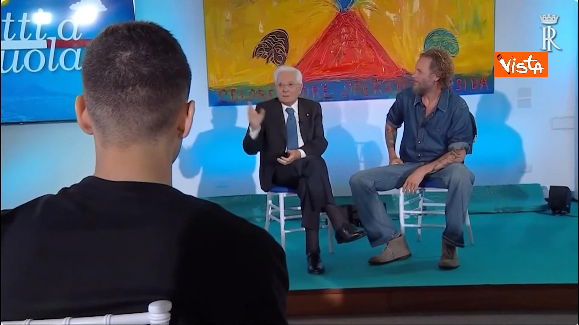 Mattarella e Jovanotti all’istituto penale per minori di Nisida: “La scuola è il veicolo per il futuro e riguarda tutti” – Video
