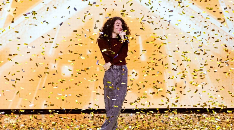 il vincitore di italia8217s got talent 2022 minacciato e aggredito con una pietra da un amico di 16 anni poi arrestato voleva rapinarlo di 5mila euro la storia di antonio vaglica