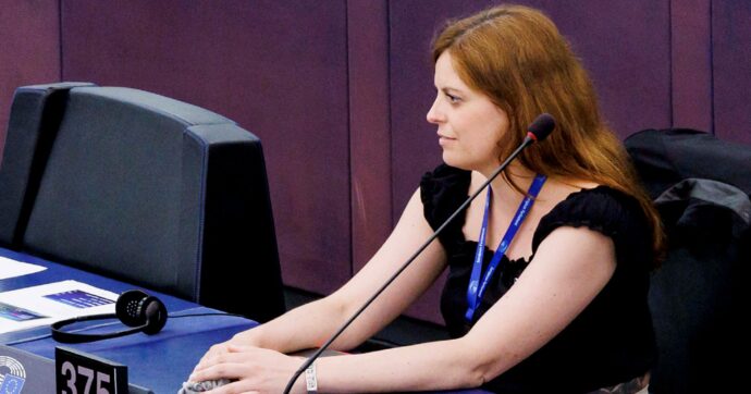 Salis, primo sì all’immunità col voto del Ppe. Il 7 ottobre deciderà il Parlamento europeo