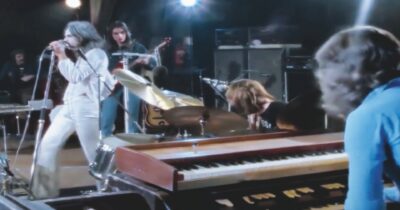 Copertina di Torna il capolavoro Genesis, ultime note insieme a Gabriel