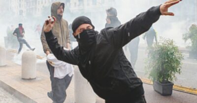 Copertina di La finta “guerriglia”  a Milano   offusca  i crimini di Israele