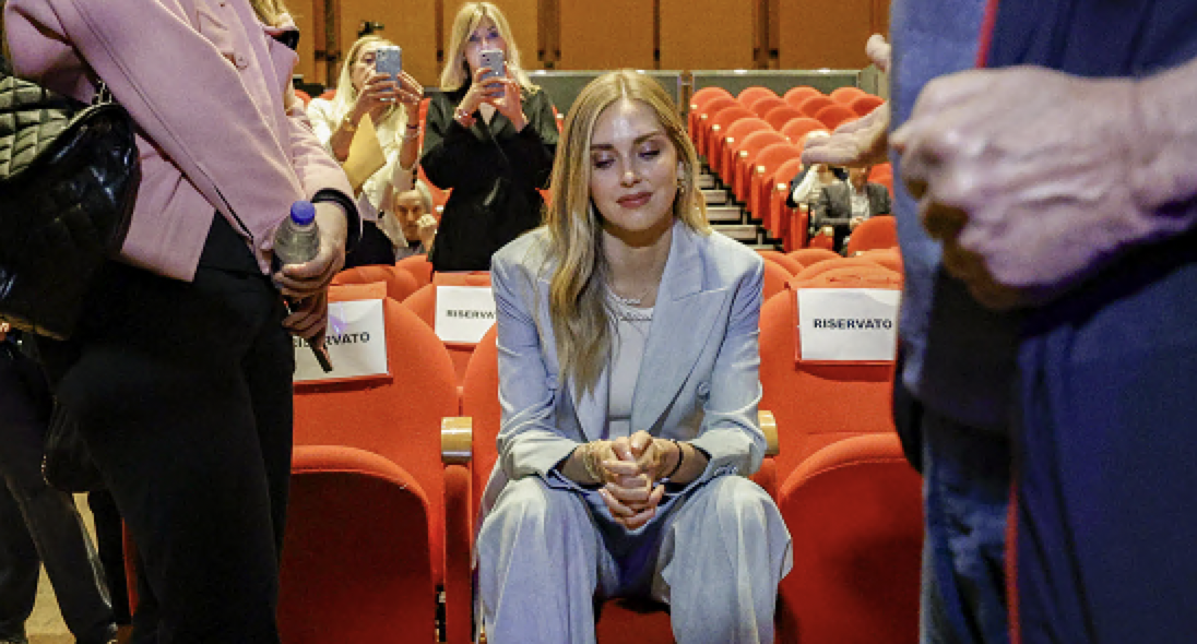 Chiara Ferragni a processo: due Associazioni dei consumatori contro, una anziana tratta. Rinviata al 4 novembre la decisione sulle parti civili